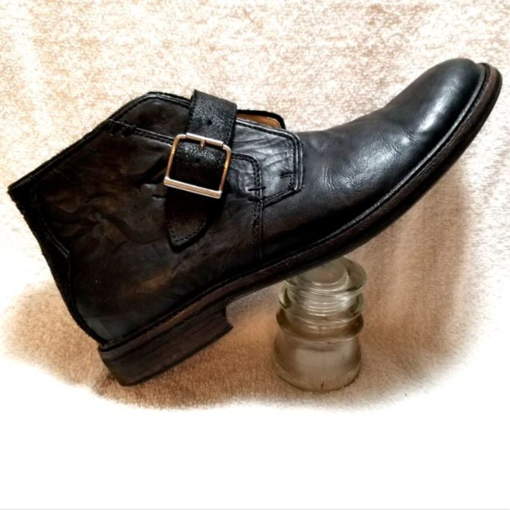 UGG Australia Mens sz 10 ankle boots Black w buckle Casual Leather Shoes 1009234